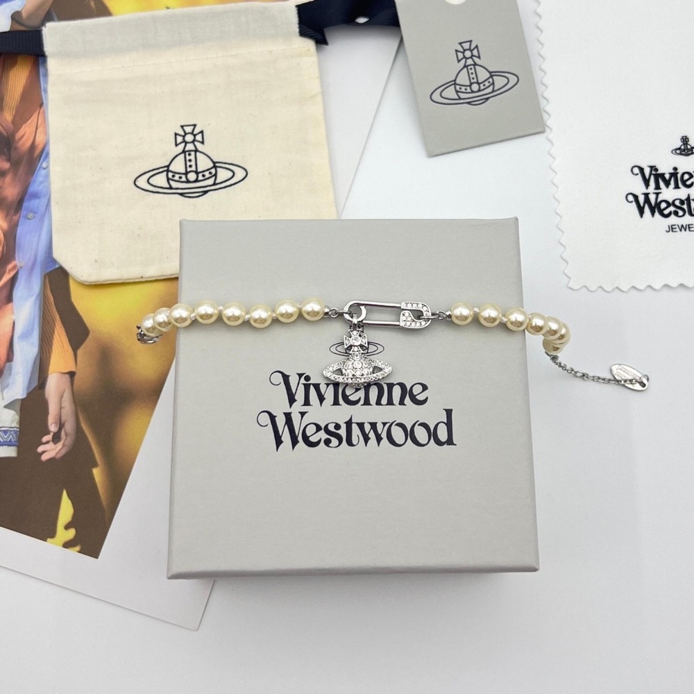 Vivienne Westwood Saturn Brooch Pearl Bracelet - Silver - Picture 2 of 6